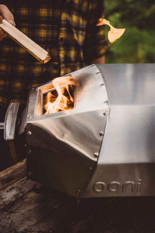 Ooni Karu 12 チャコール&ウッドチャンク式屋外用ピザオーブン